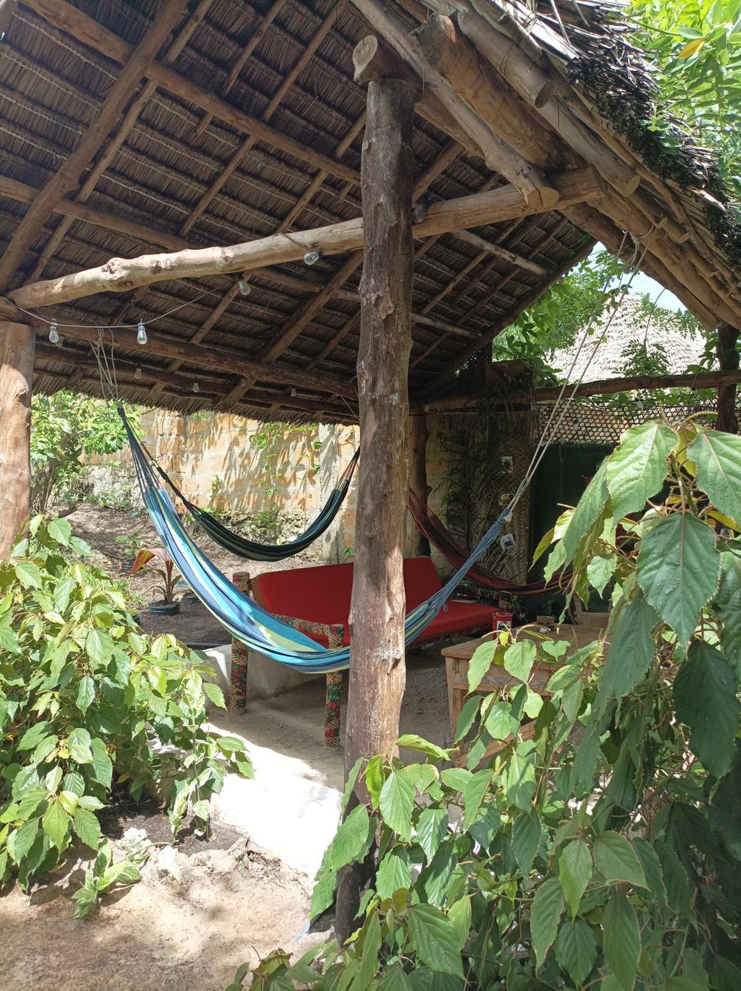 Mamarasta Bed & Breakfast Bwejuu Exterior photo
