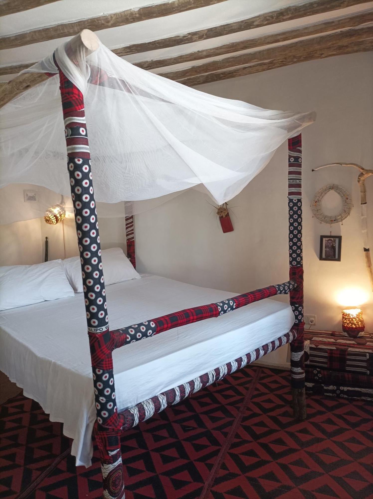 Mamarasta Bed & Breakfast Bwejuu Exterior photo