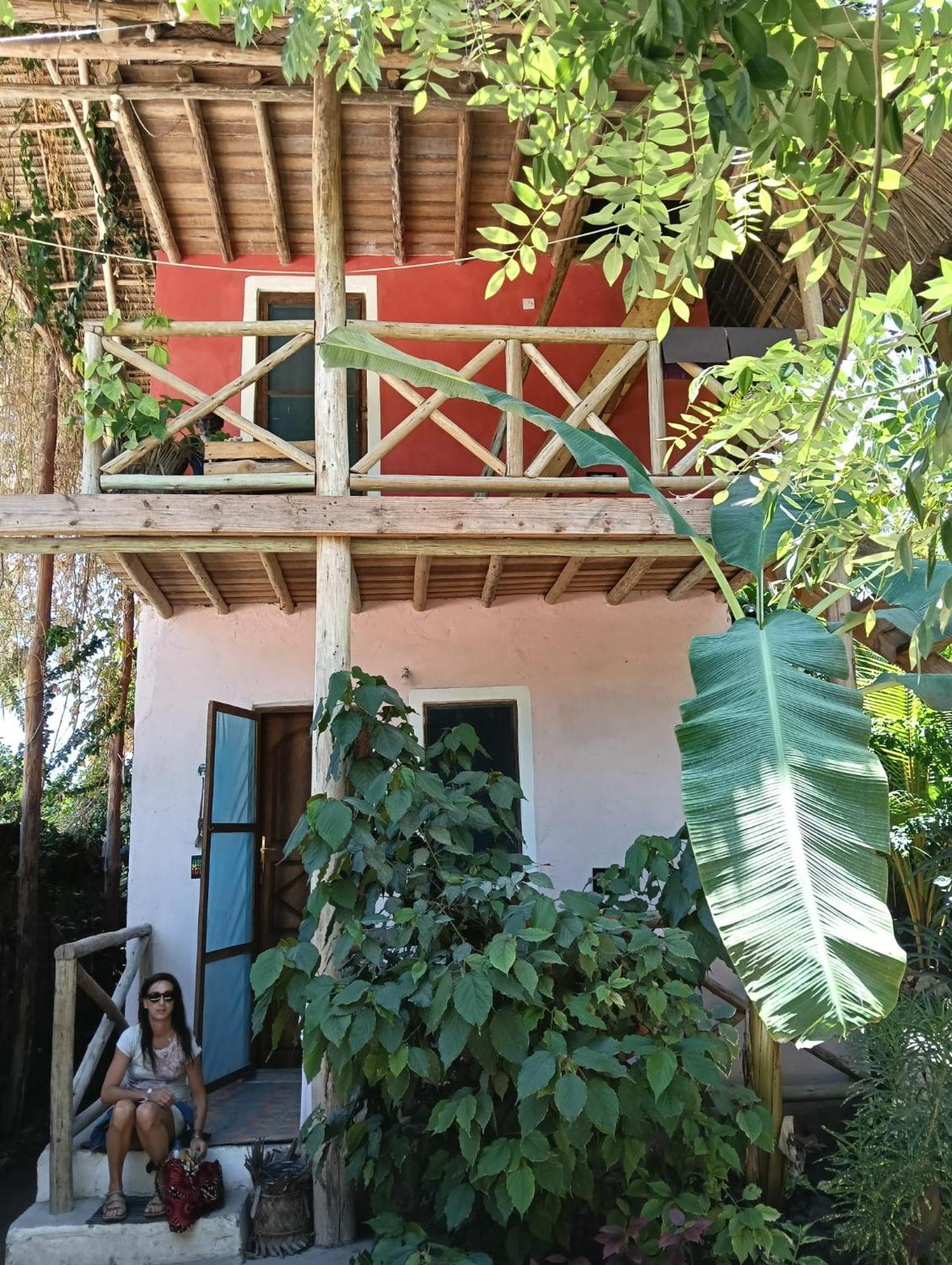 Mamarasta Bed & Breakfast Bwejuu Exterior photo